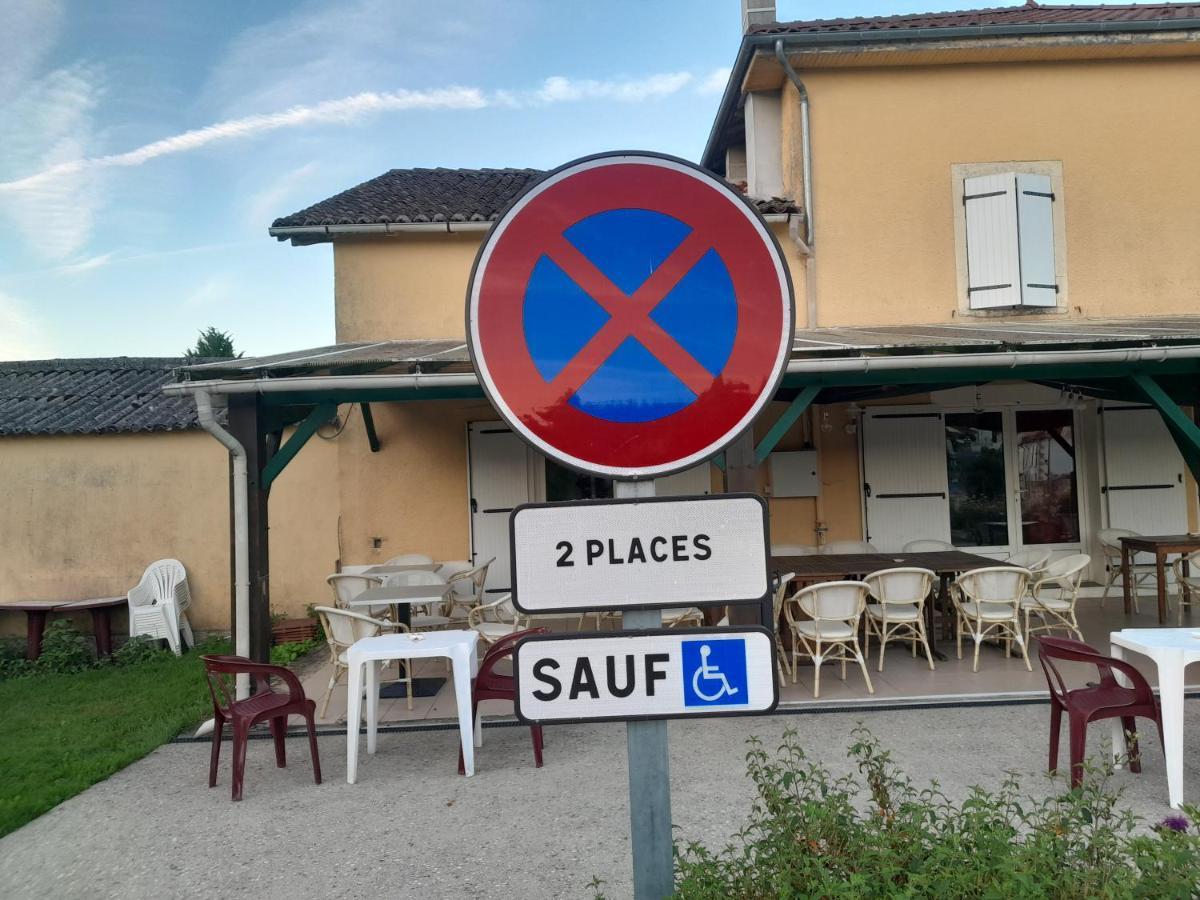 Auberge La Marchadaine Montrollet Exterior foto